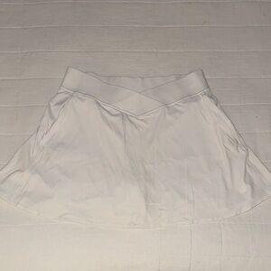 Lululemon V-Waist Mid-Rise Tennis Skirt -
White - Size 8